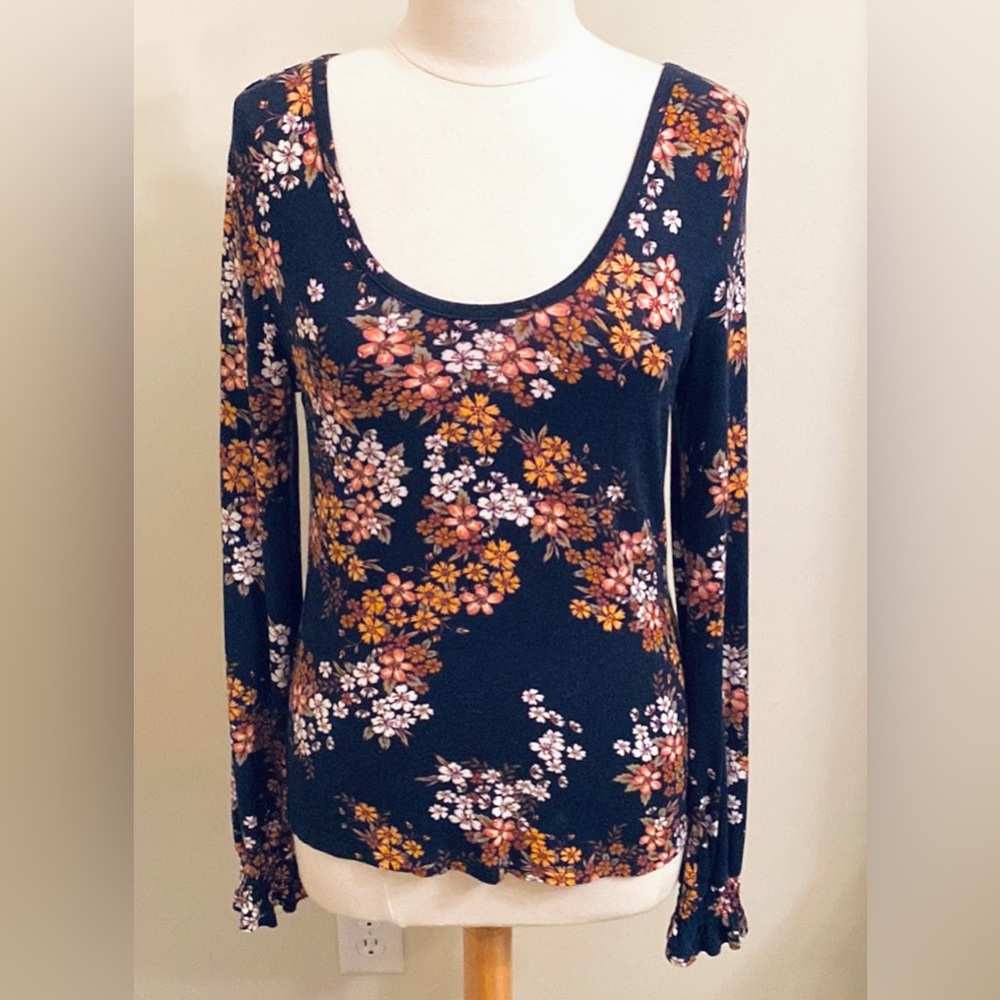 Maurices Blue Yellow White Floral SZ S Boho Chic Cottagecore Prairie Smocked Top